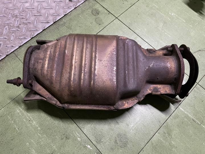 希少 rb25det ER34スカイライン純正触媒