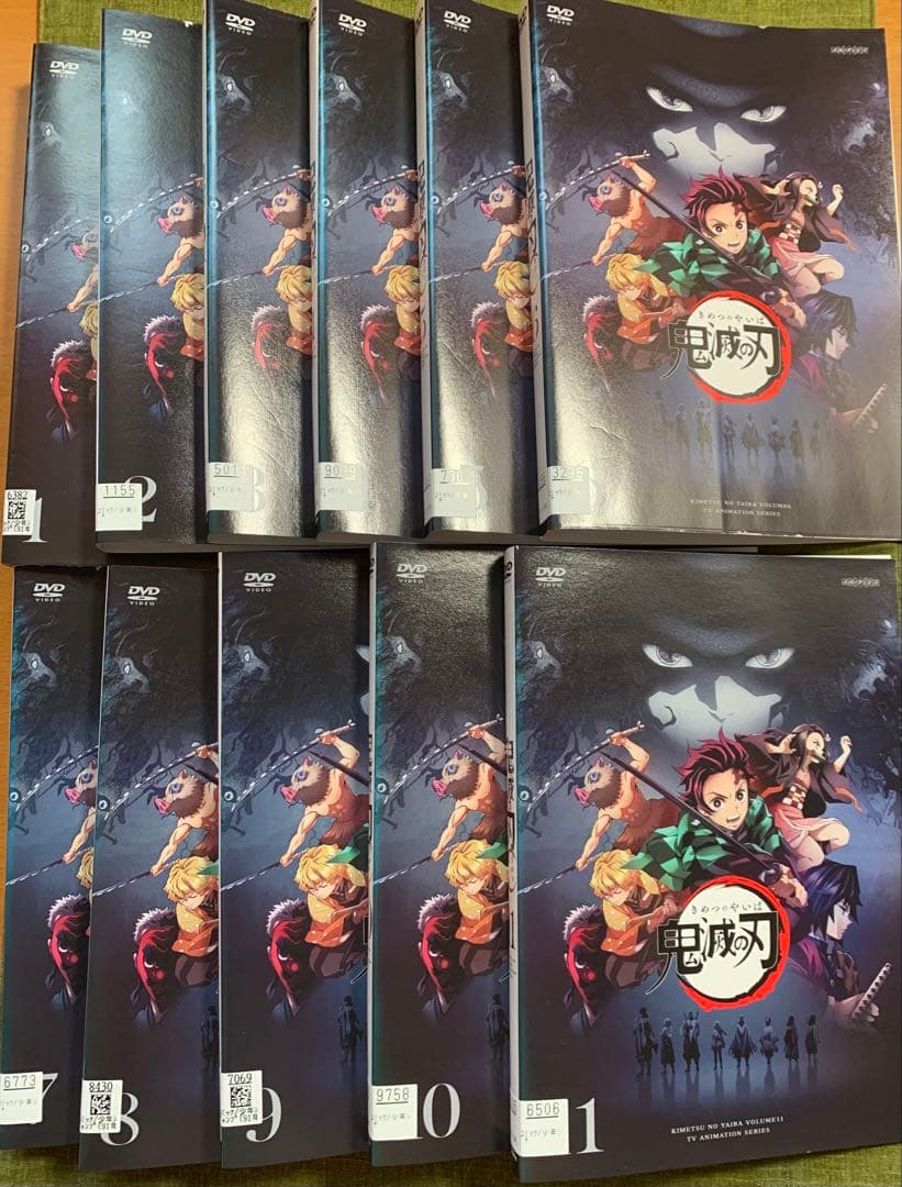 鬼滅の刃 全話11巻／劇場版　鬼滅の刃無限列車　　レンタル落ちdvd