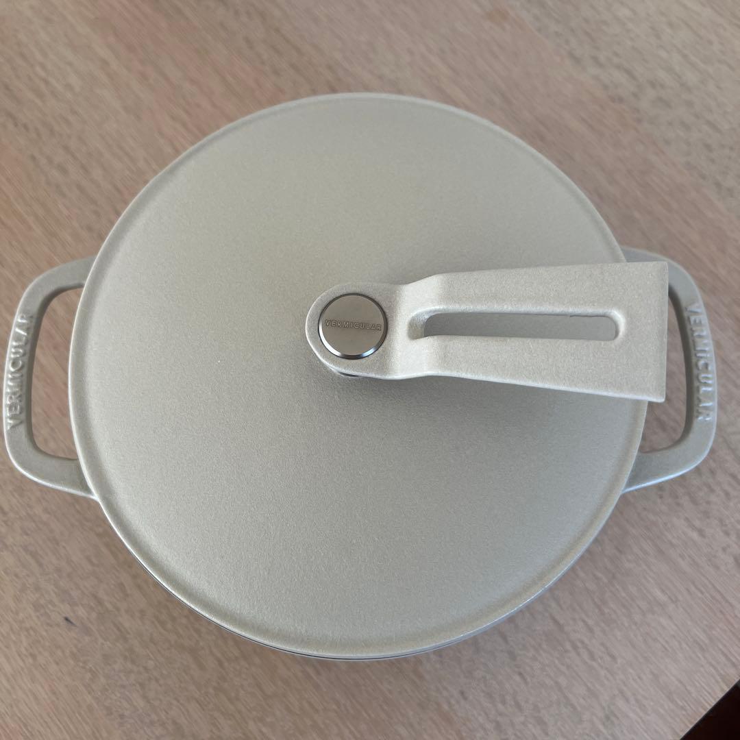 バーミキュラ　VERMICULAR Oven Pot 2 18センチ
