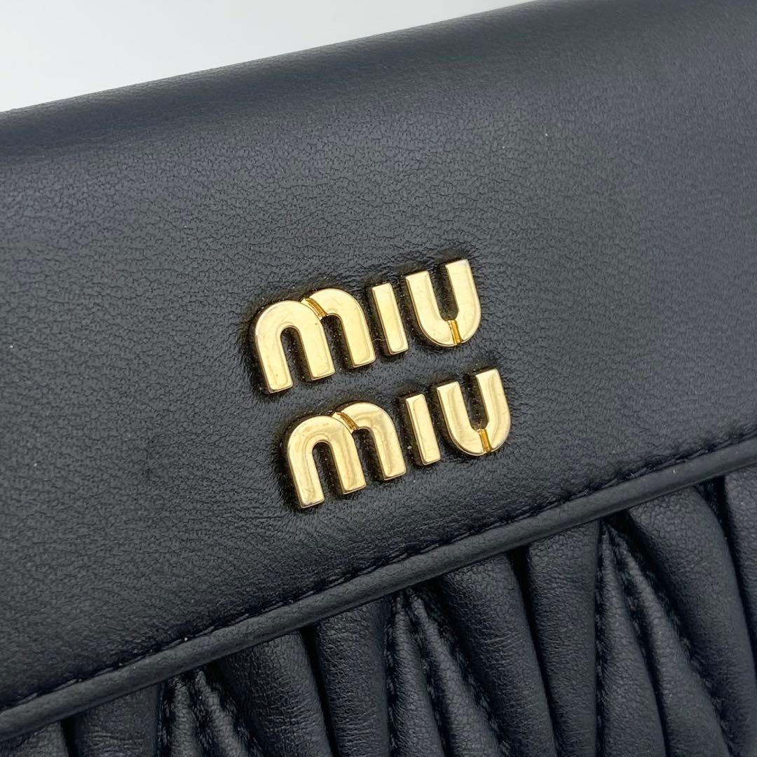 超極美品● ミュウミュウ 折り財布 3つ折り マテラッセ ブラック レザー 現行