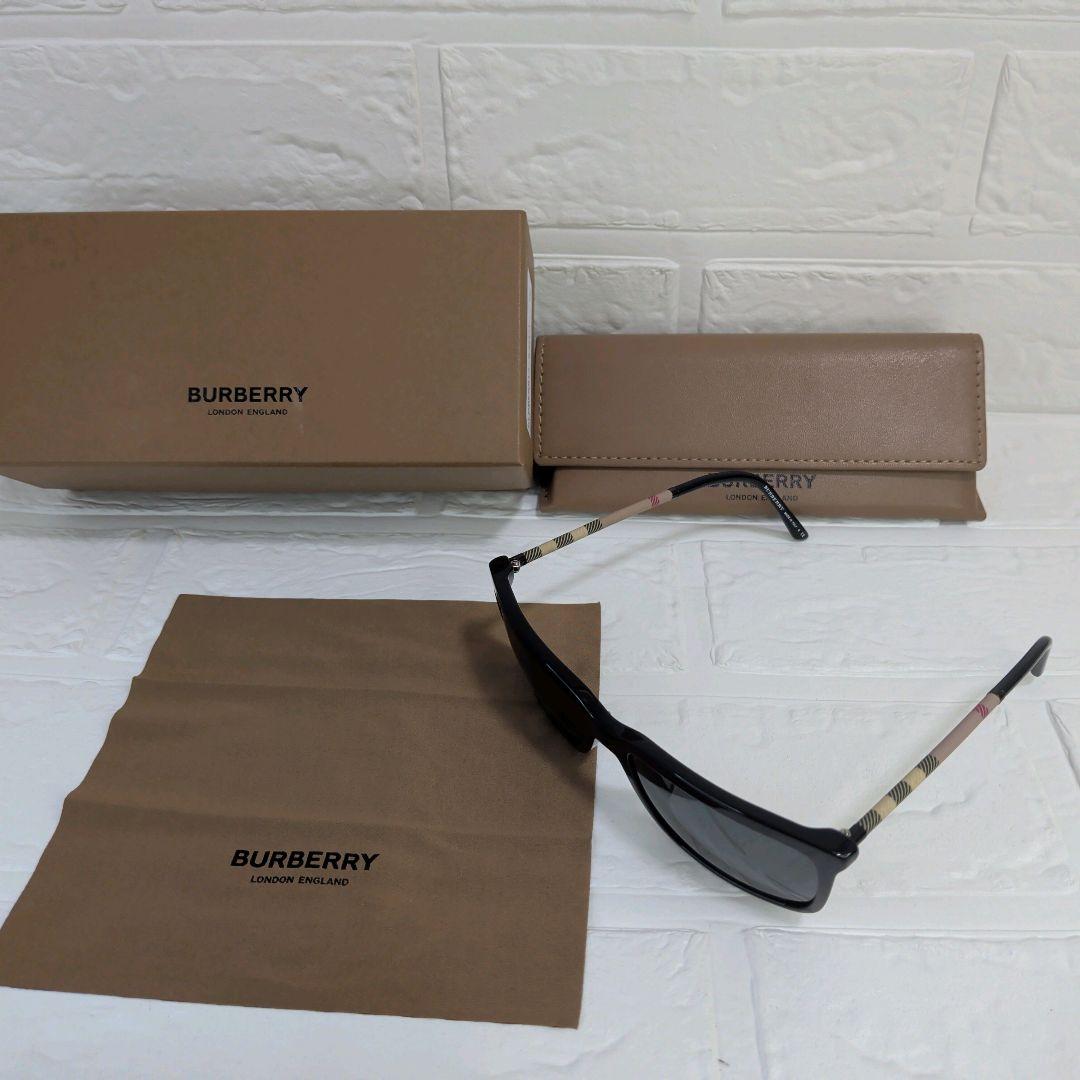 箱付き極美品✨️　現行モデル　BURBERRY　サングラス　ノバチェック