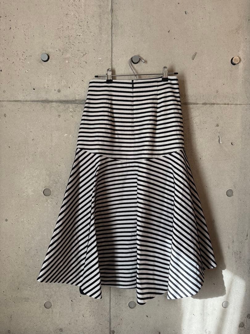 BORDERS at BALCONY ボーダーフレアスカート　36サイズ 白×黒