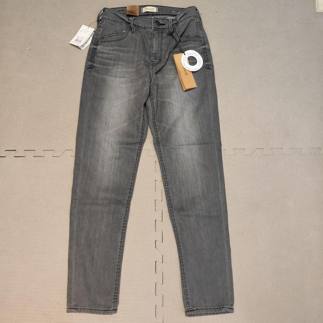【新品未使用】ヤヌークRUTH Slim Tapered 24