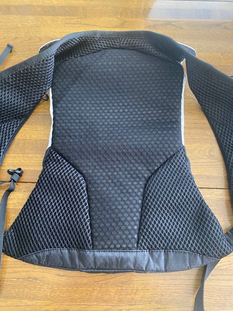 Salomon ランニング用メッシュベスト 6L S