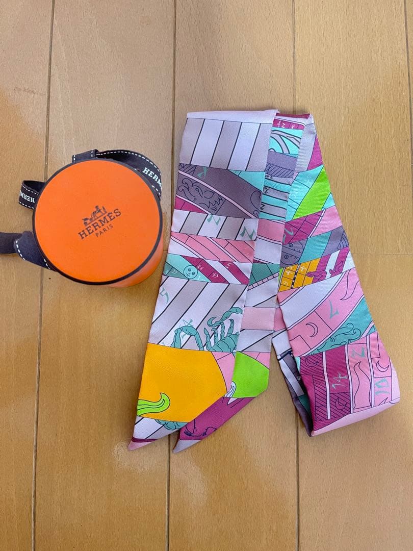 【新品未使用】HERMES ツイリー スカーフ シルク 箱付き エルメス春夏