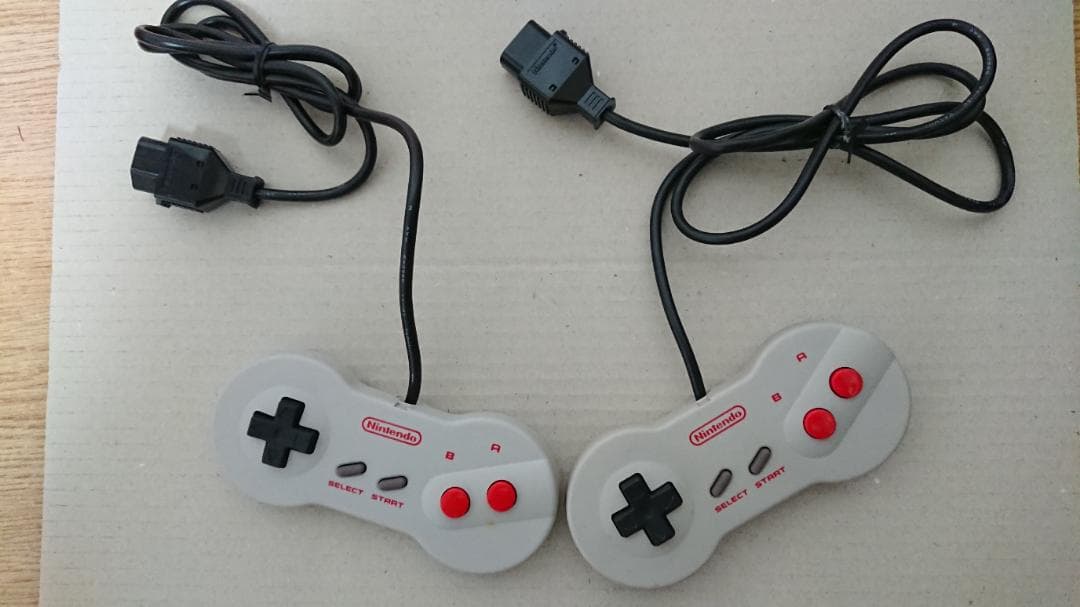 ニューファミコンセット　ソフト8本付き