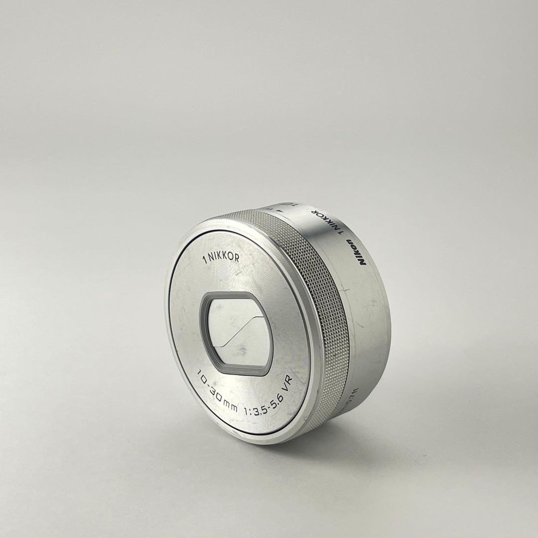 【良品・返品保証】Nikon1 J5シルバー 標準ズームレンズキット