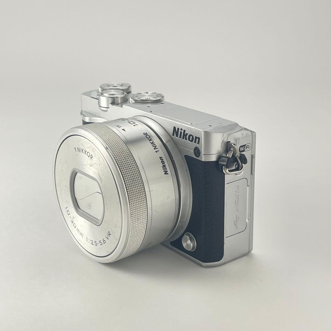 【良品・返品保証】Nikon1 J5シルバー 標準ズームレンズキット