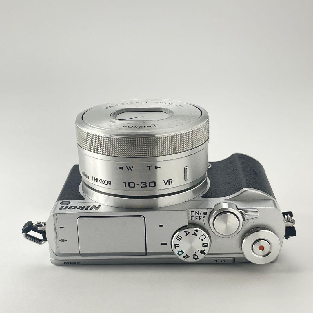 【良品・返品保証】Nikon1 J5シルバー 標準ズームレンズキット