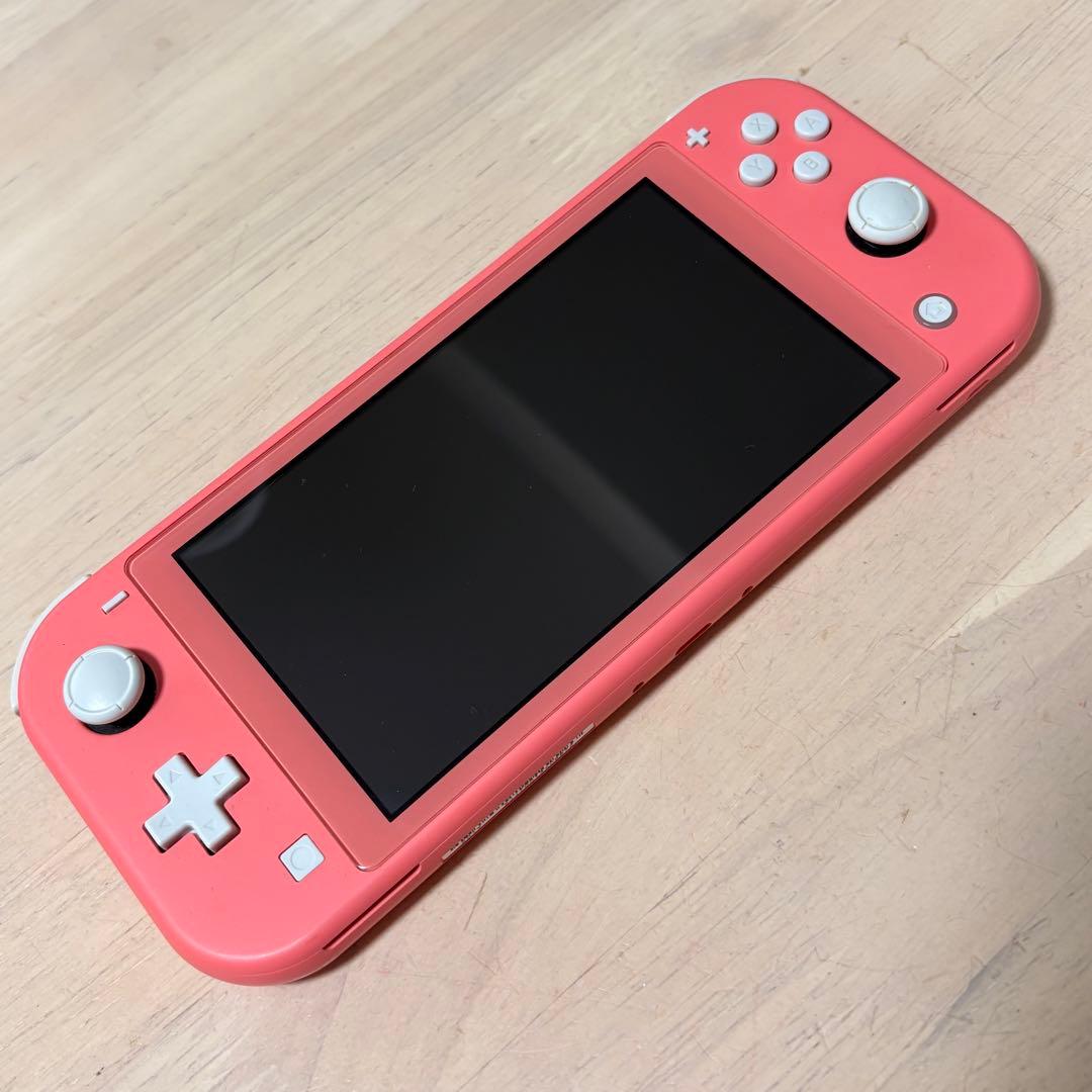 【中古】Nintendo Switch lite コーラル 本体 専用ケース付き