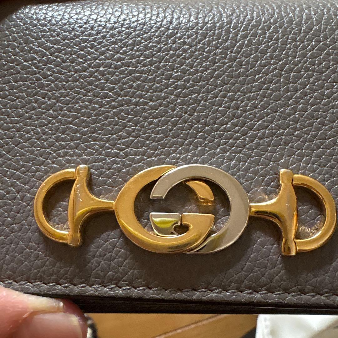 GUCCI グレー 二つ折り財布 GGロゴ