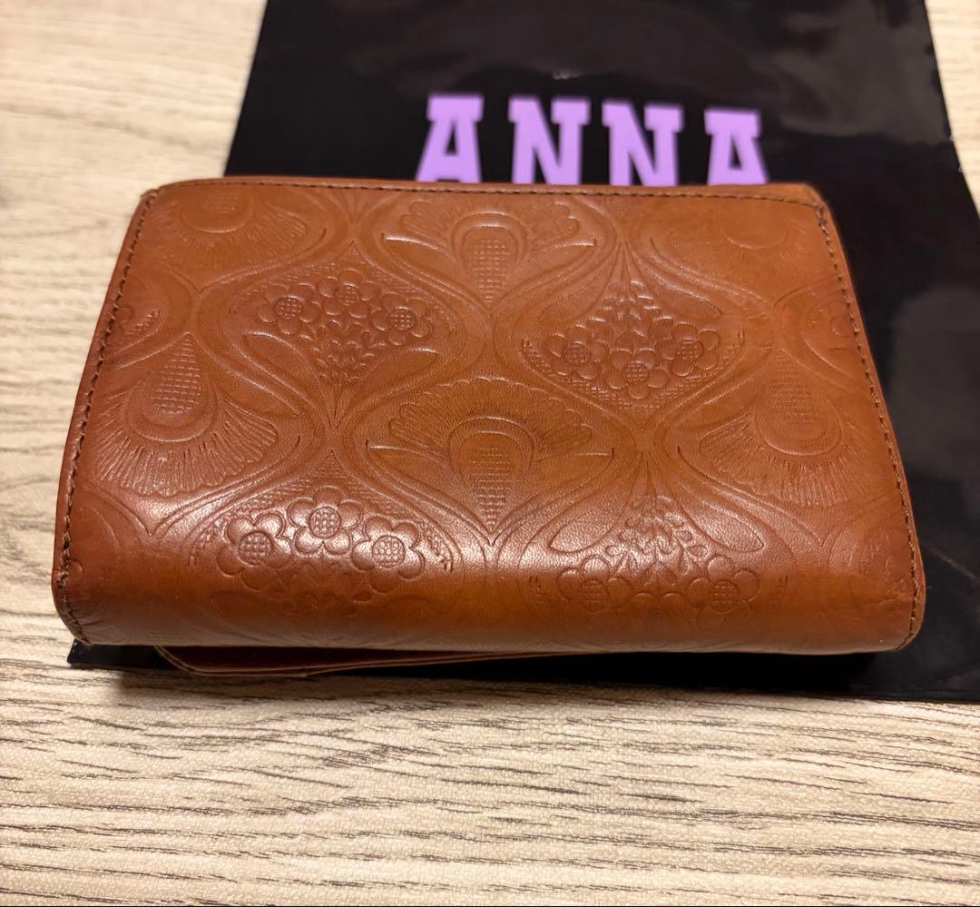 アナスイ　美品　薔薇　蝶　モチーフ　型押　レザー 二つ折り　財布　ブラウン