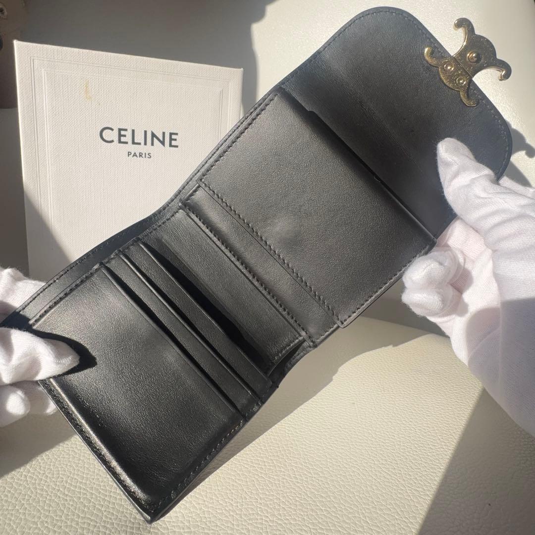 CELINE トリオンフ　財布　シャイニーカーフスキン　ブラック