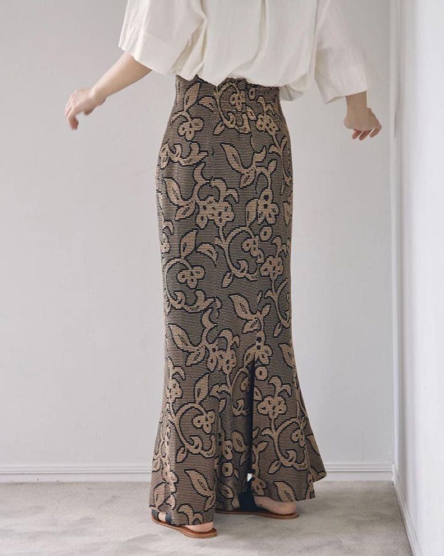 【美品】todayful ジャガードリーフペンシルスカート