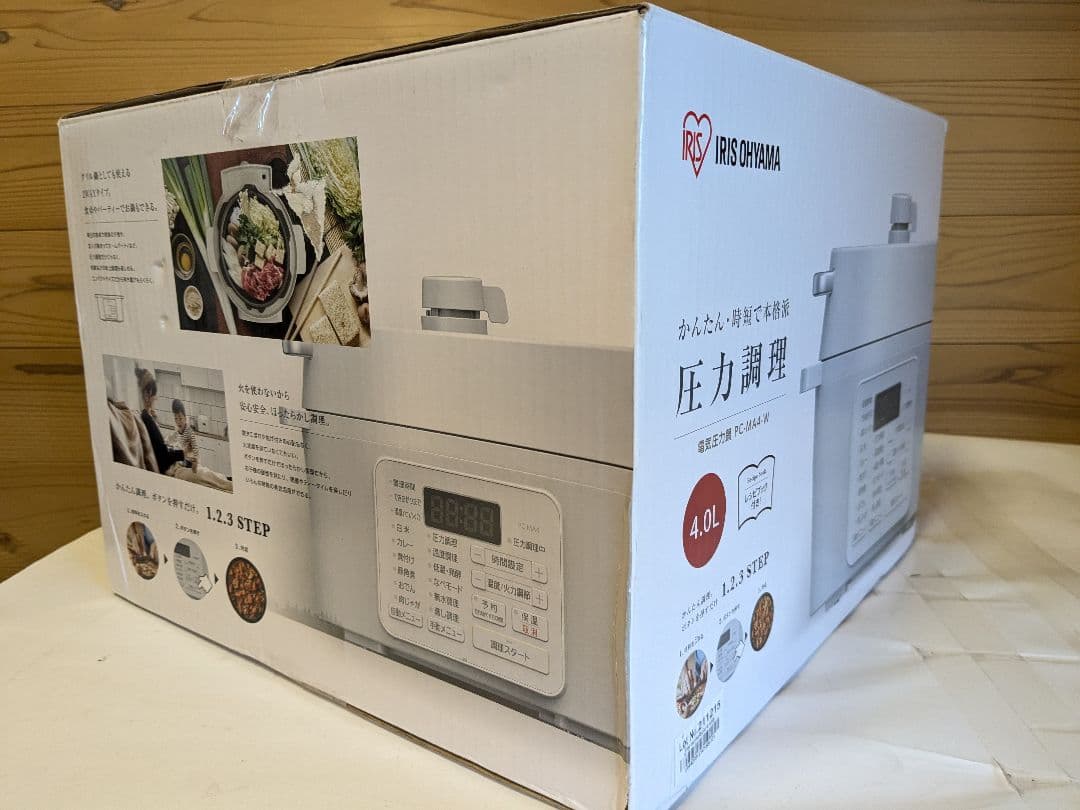未使用　アイリスオーヤマ　IRIS OHYAMA　電気圧力鍋 PC-MA4-W