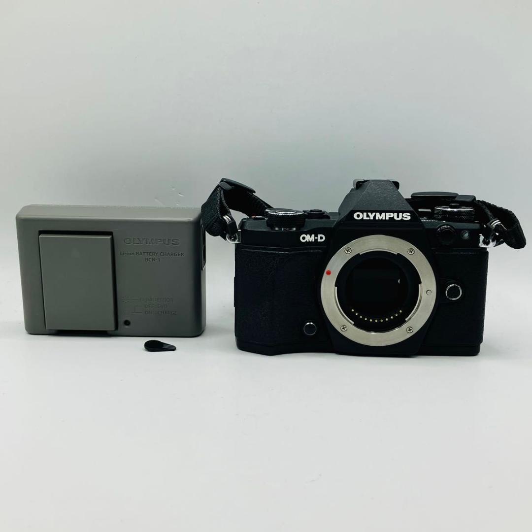 OLYMPUS OM-D E-M5II ブラック ボディ ジャンク バッテリー付