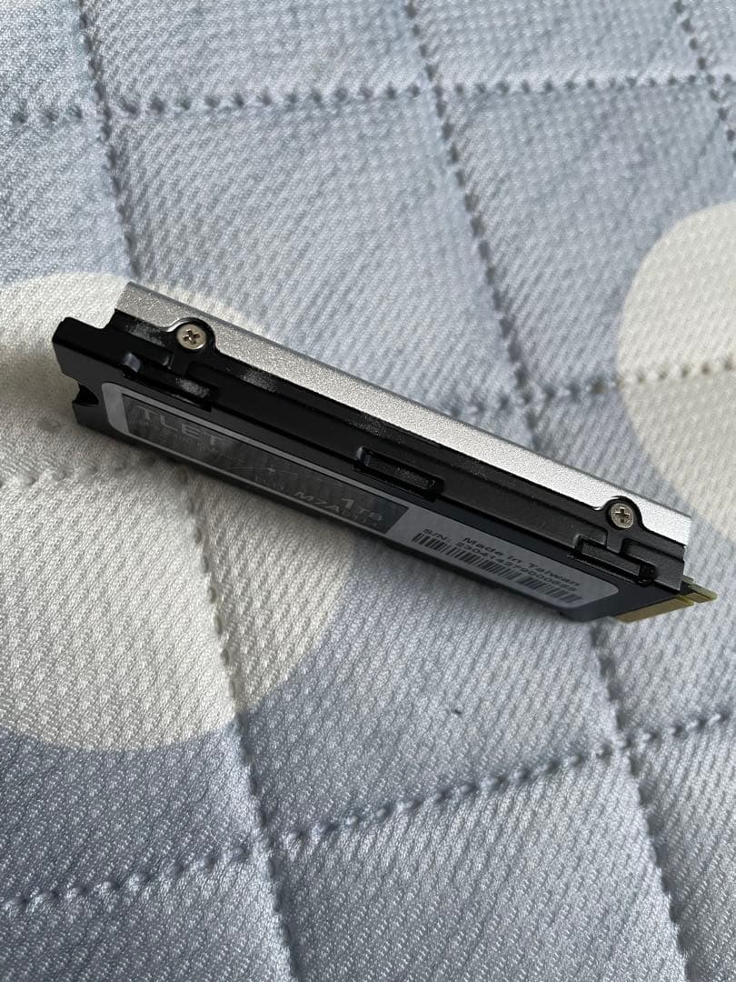 東芝 SSD 1TB M.2 2280 NVMe ヒートシンク付き