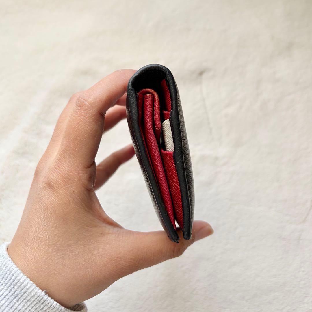 ✨正規品✨ PRADA プラダ　二つ折り財布　サフィアーノ　マルチラー