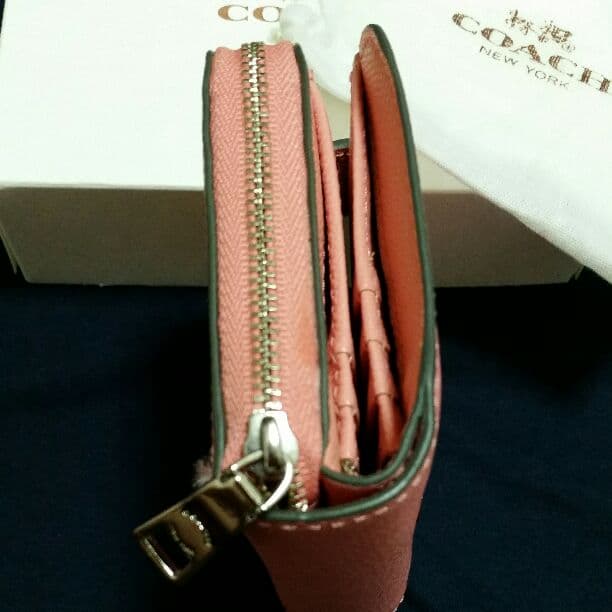 【新品/未使用】COACH♥️コーチ　二つ折り財布〈ピンク〉