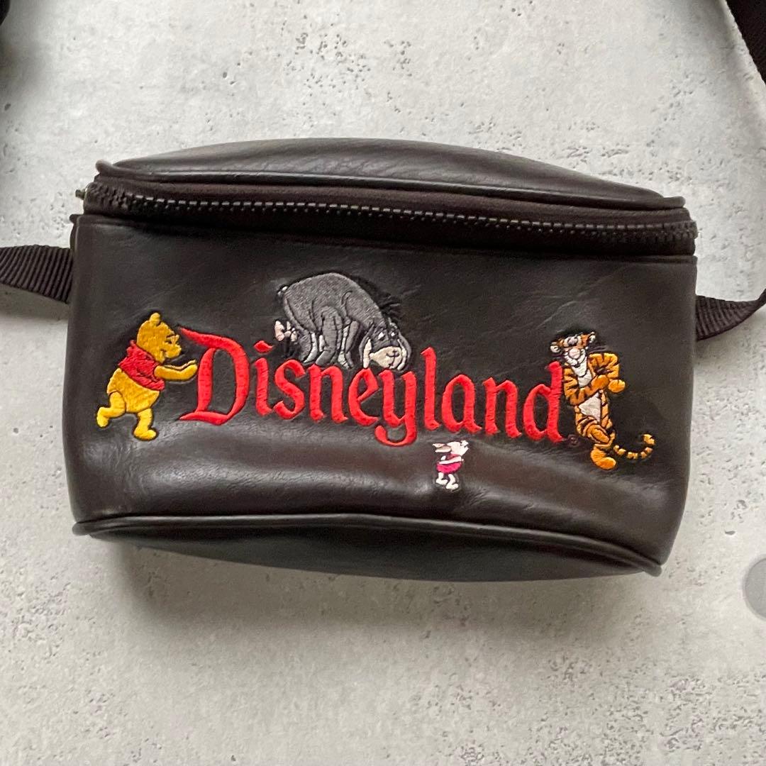 90s 00s ディズニー　ボディーバッグ　刺繍　Disneyland プーさん