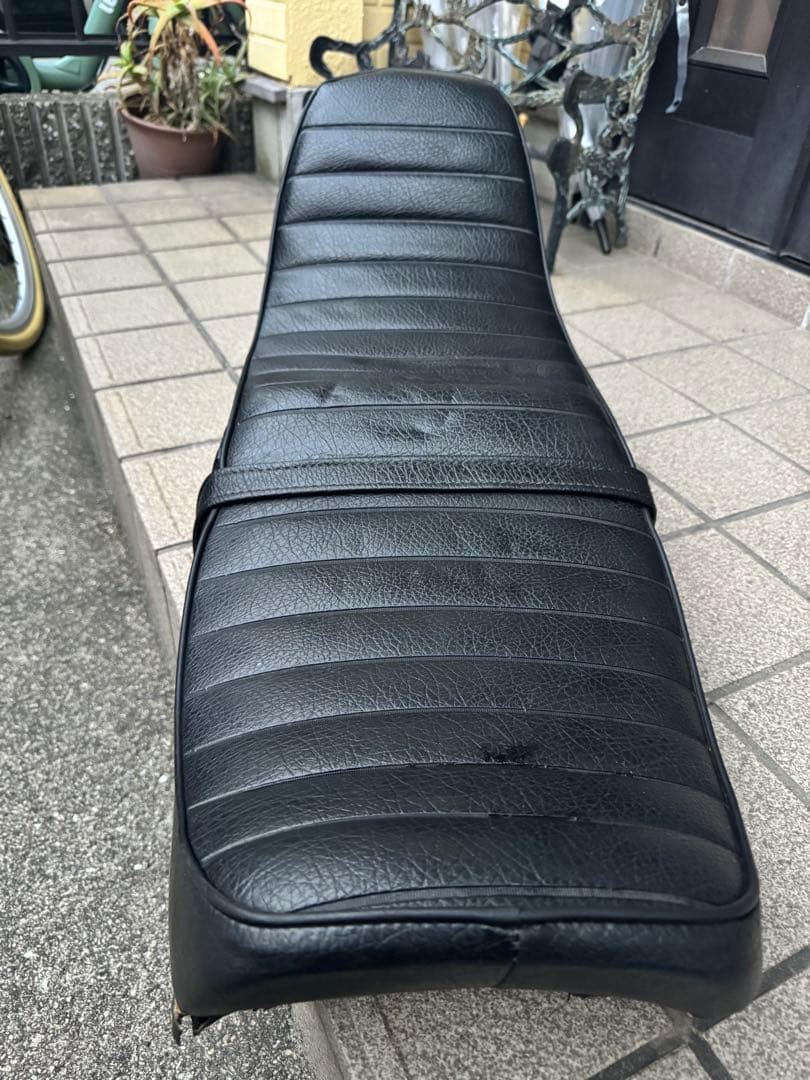 Kawasaki Z400FX Z550FX 3段シート