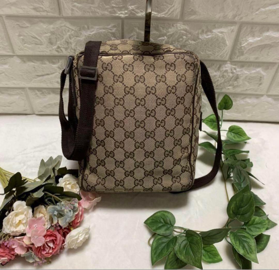 GUCCI メッセンジャーバッグ ベージュ GGパターン