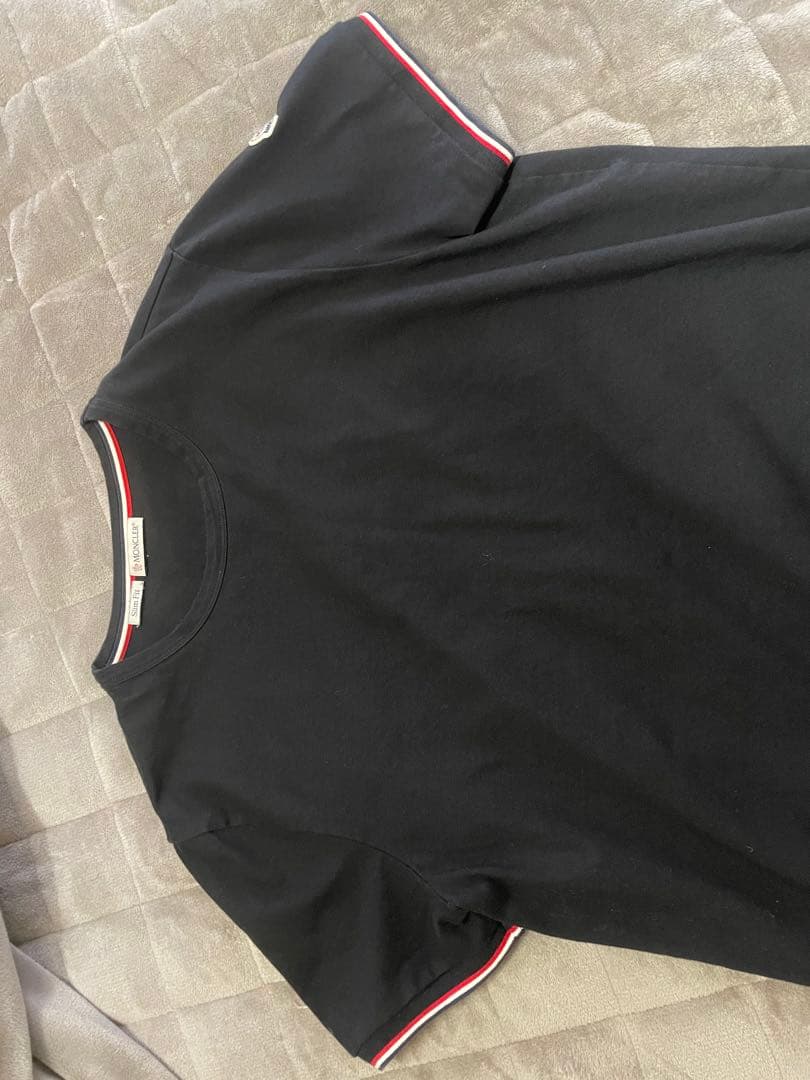 モンクレールロゴ付きトリコロールライン黒 XL Tシャツ