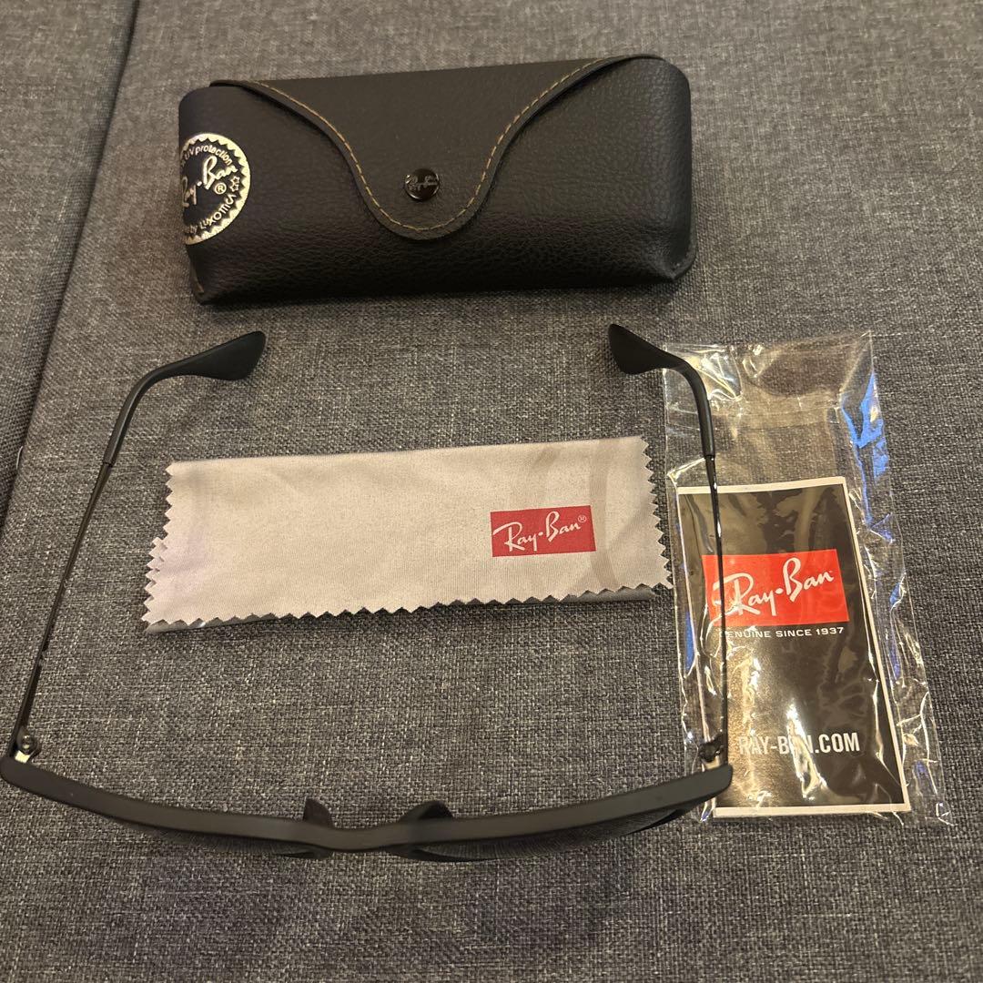 Ray-Ban マットブラック サングラス ケース付き