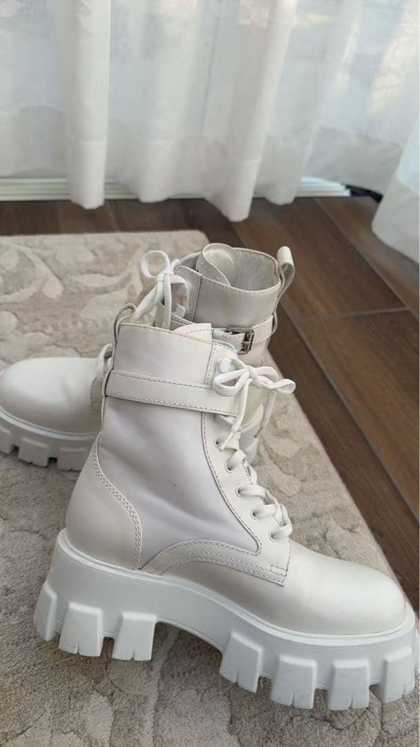 PRADA プラダ　モノリス　ホワイトブーツ サイドポケット付き36.5