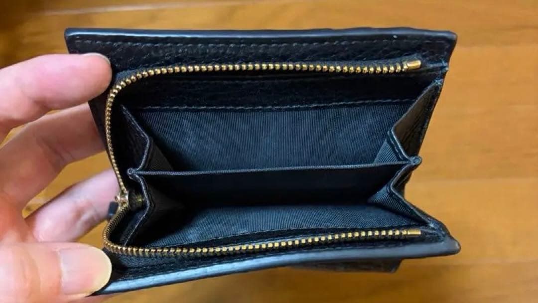 Gucci 二つ折り財布 ブラック 保存袋付き