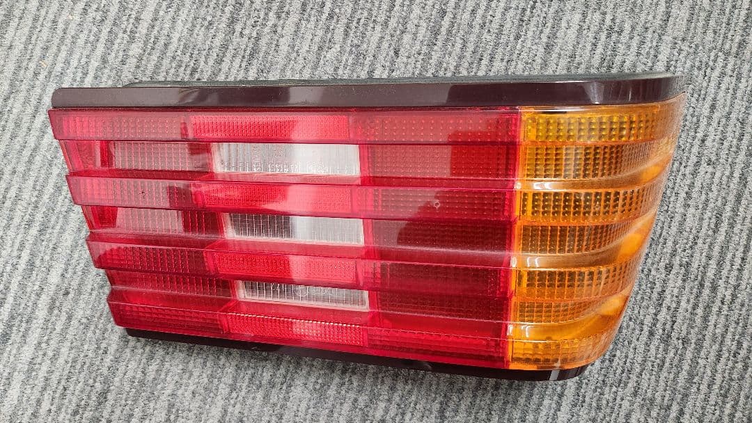 メルセデスベンツSL／R129純正テールレンズ左右セット