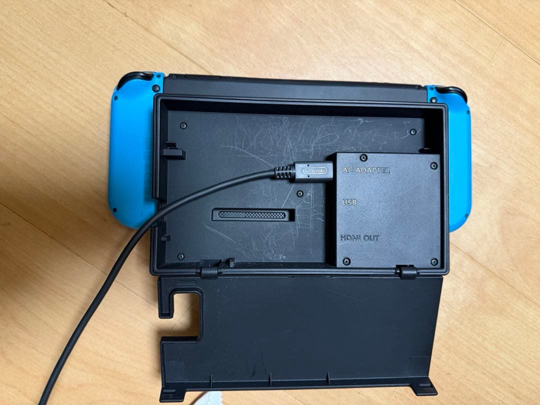 ゆー任天堂Switch本体Joy-Con、ドック付き