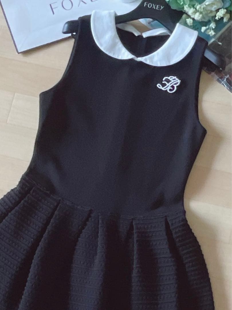 極美品！FOXEY白襟ニットワンピース 40 Rene foxey フォクシー