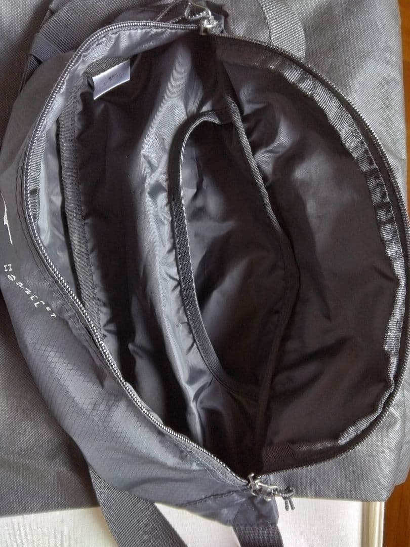 MARGARET HOWELL MIZUNO ボディバッグ ブラック