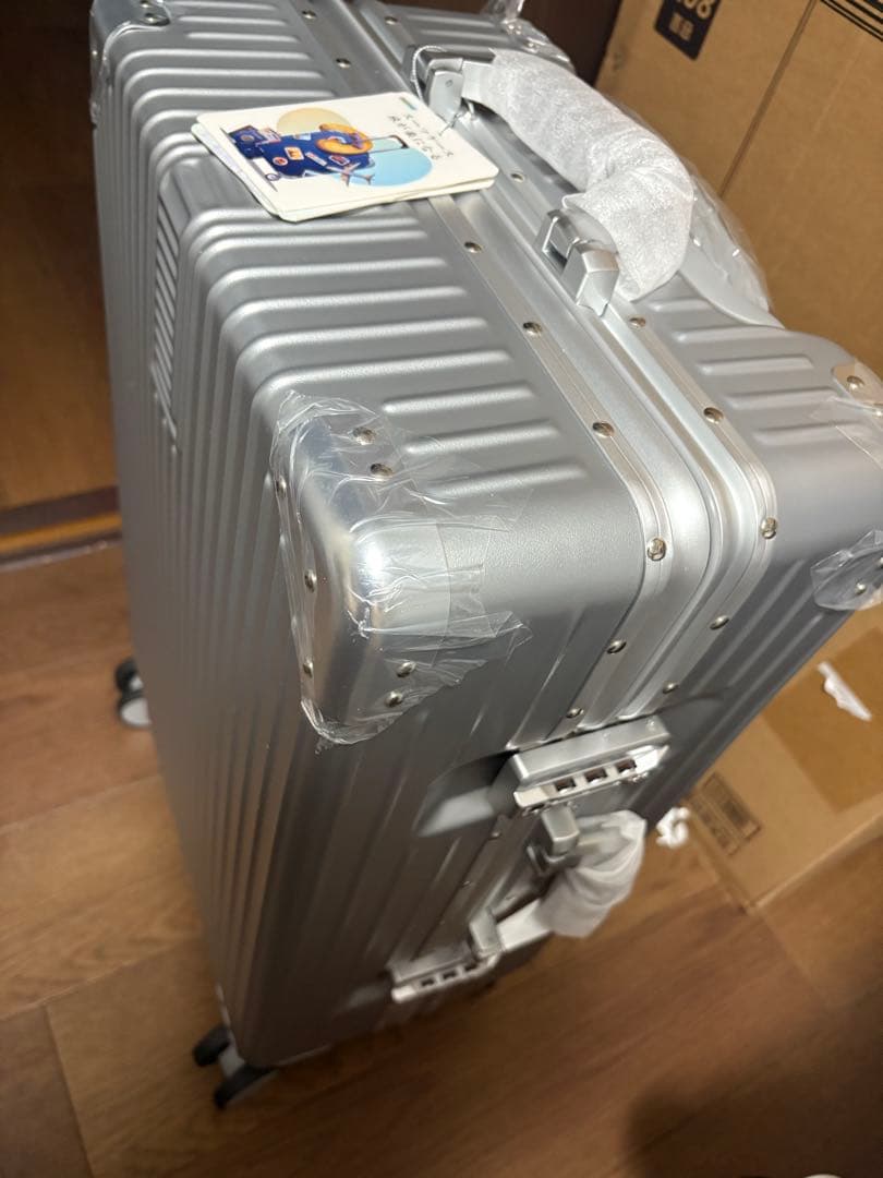 スーツケースTSAロック付きシルバー スーツケースLサイズ　78L