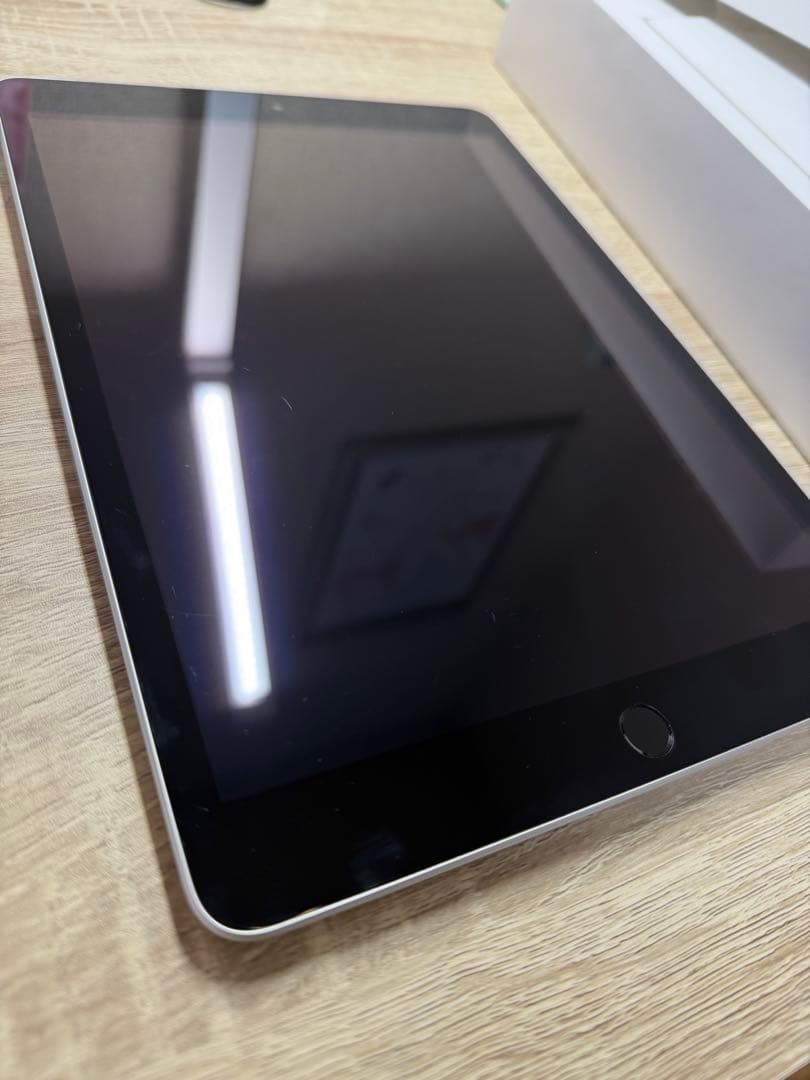 Apple iPad シルバー 第9世代