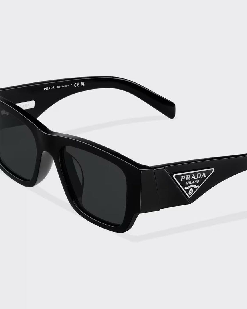 PRADA プラダ　トライアングルロゴサングラス