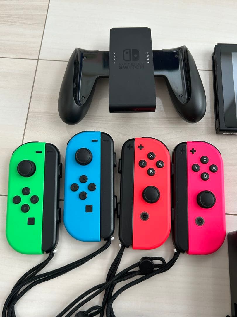 【箱無し】Nintendo Switch 本体 付属品 ジョイコン4個 セット
