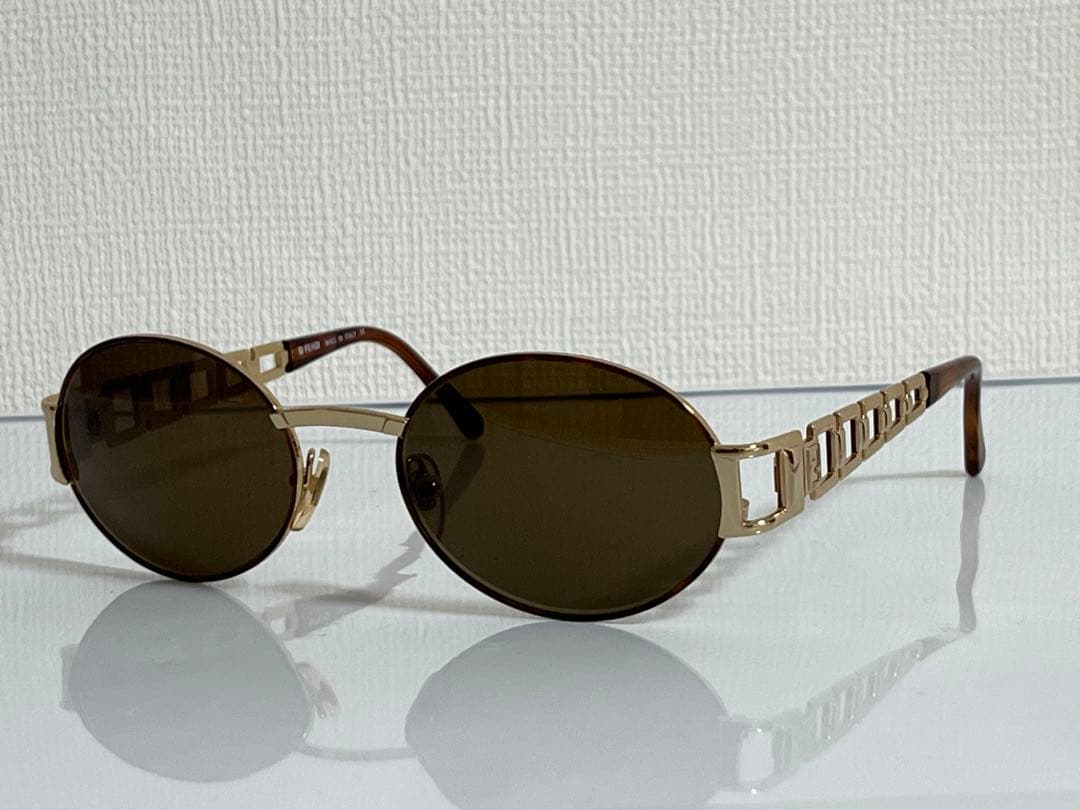 FENDI　フェンディ　オーバル　サングラス　フェンディ ケース付き　美品