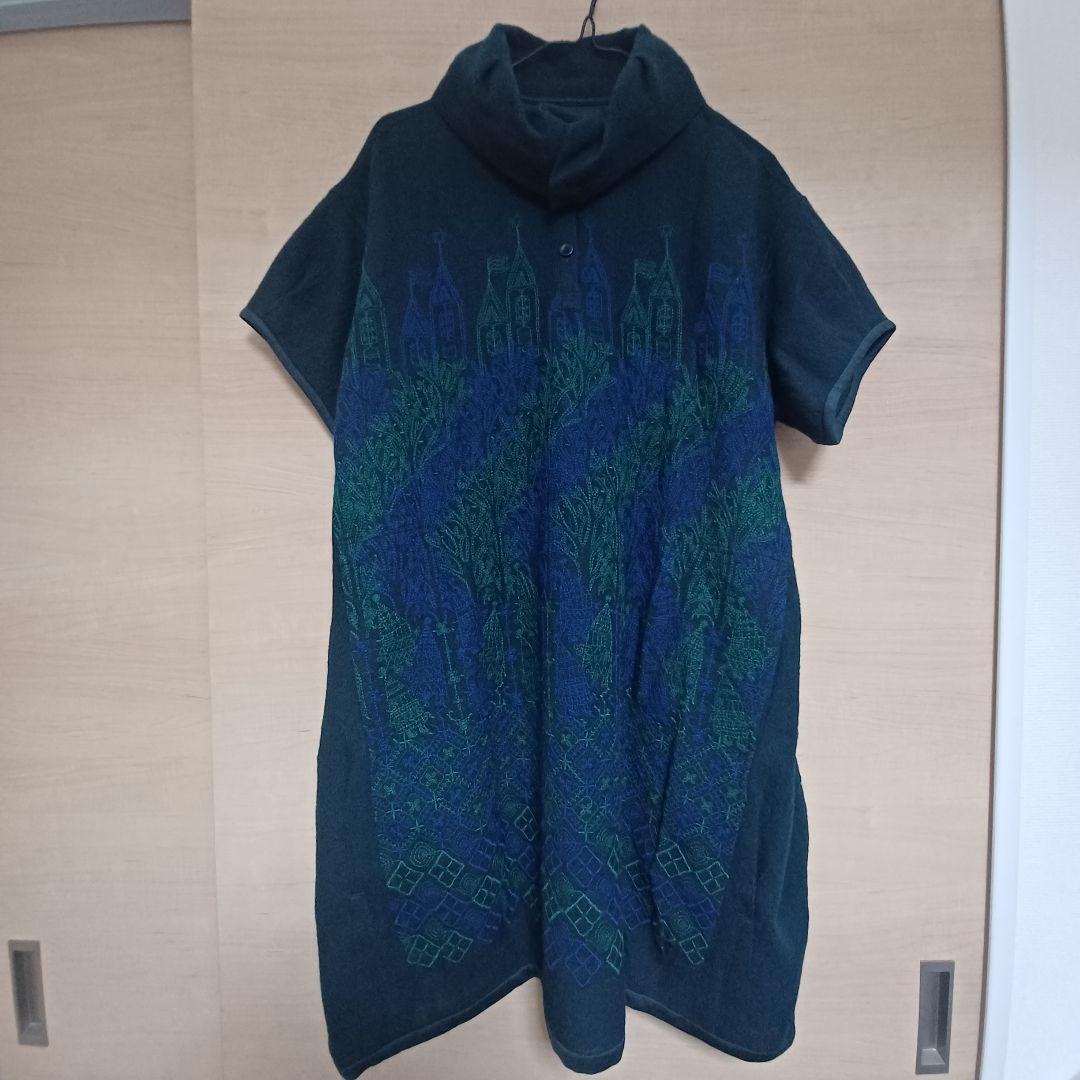 ann吉 アンキチ センソユニコ 刺繍半袖ワンピース タートルネックモスグリーン