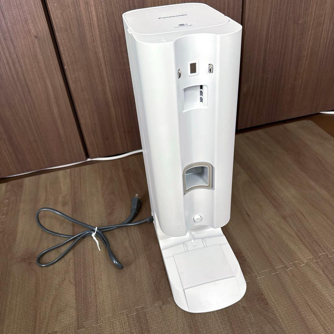 Panasonic セパレート型コードレススティック掃除機　MC-NS100K
