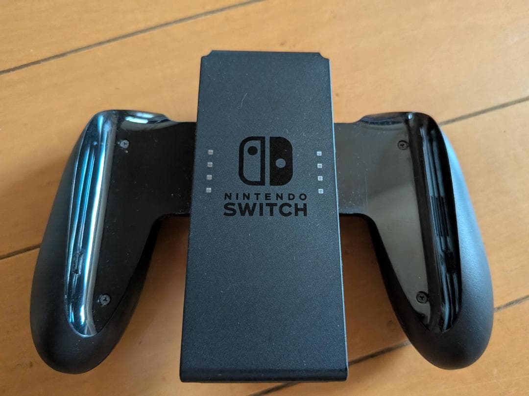 Nintendo Switch 本体(Joy-Conなし）