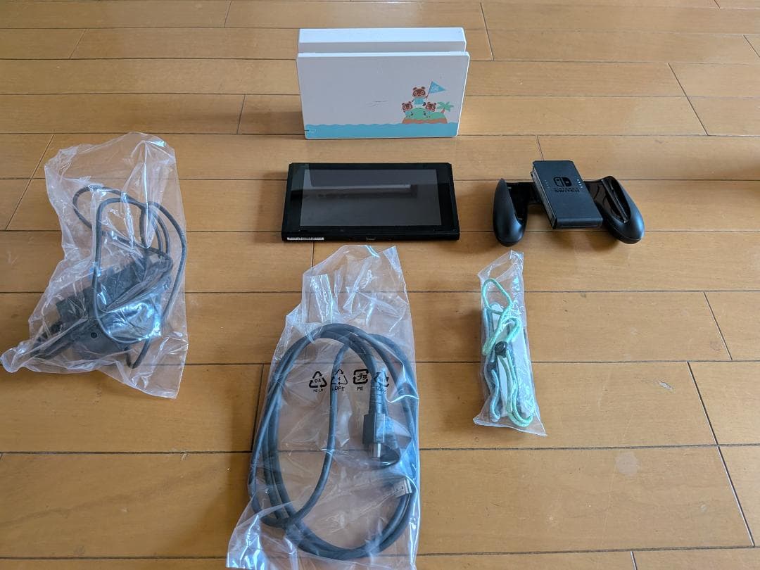 Nintendo Switch 本体(Joy-Conなし）