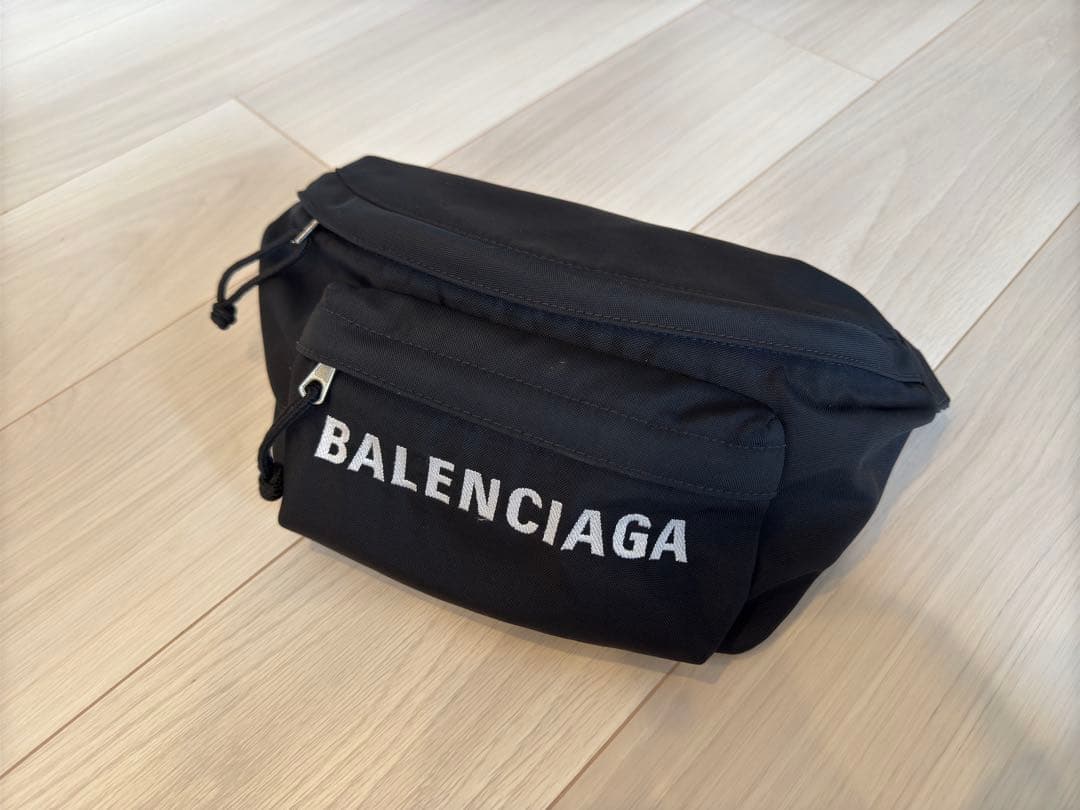 BALENCIAGA ボディバッグ 黒