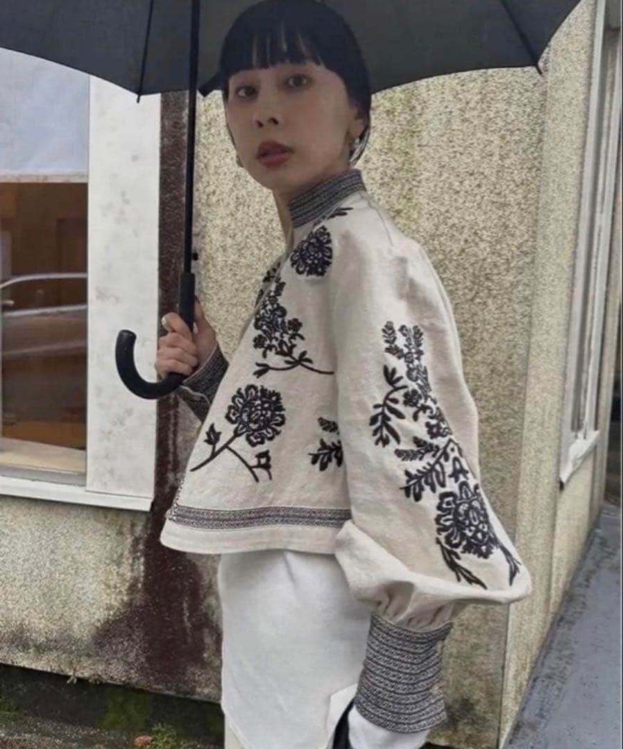 美品 AMERI VINTAGE FLOWER EMBROIDERYSHIRT