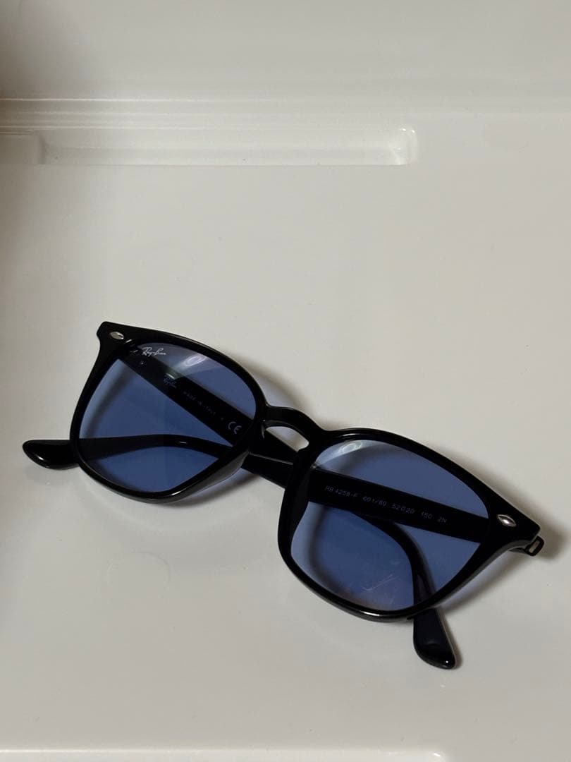 ★ほぼ未使用★RB4258-F 601/80★大人気モデル★RayBan