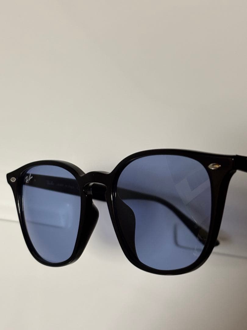 ★ほぼ未使用★RB4258-F 601/80★大人気モデル★RayBan
