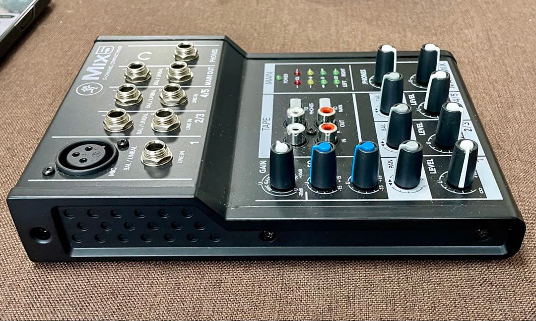 Mackie Mix5 コンパクトミキサー