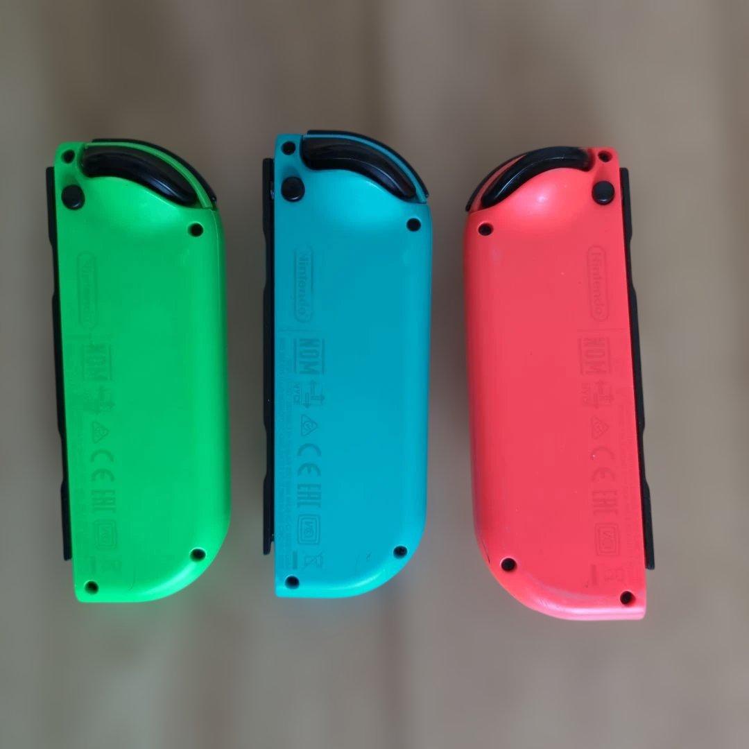Nintendo Switch 本体 Joy-Con3つ 付属品完備 ケース付