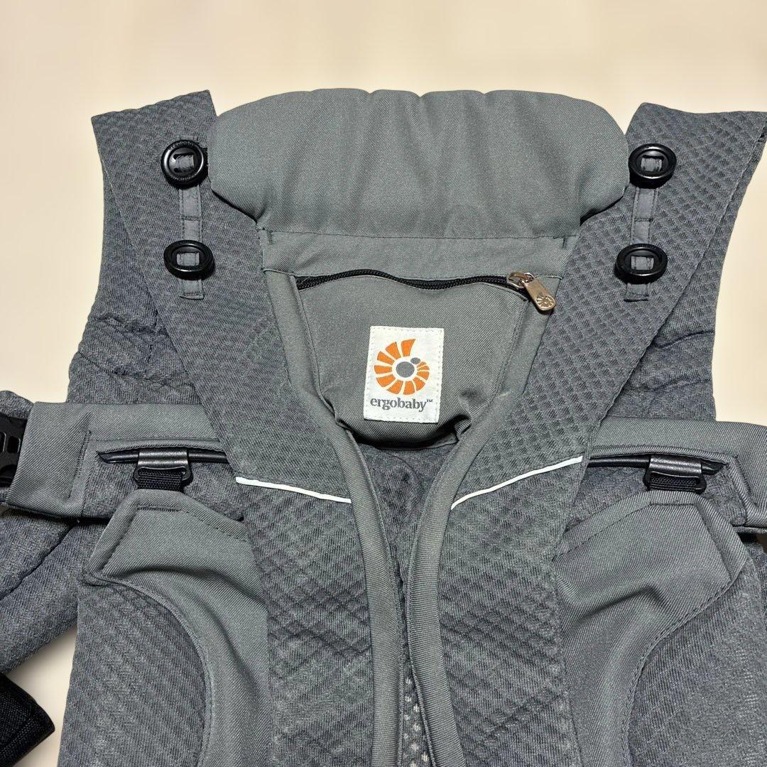 美品　エルゴの抱っこひも　オムニブリーズ　グラファイトグレー　メッシュ